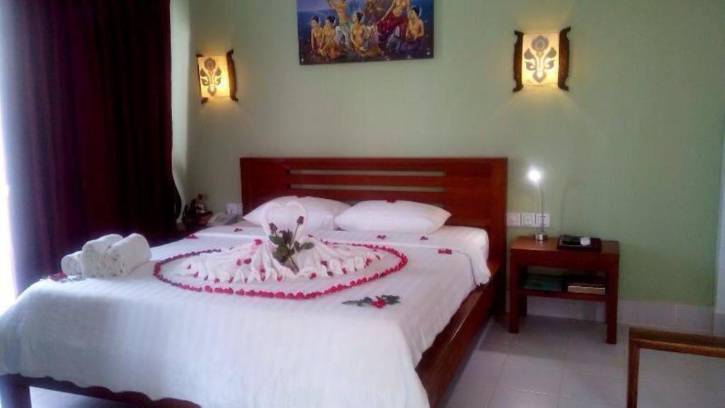 Ropanha Boutique Hotel シアヌークビル エクステリア 写真