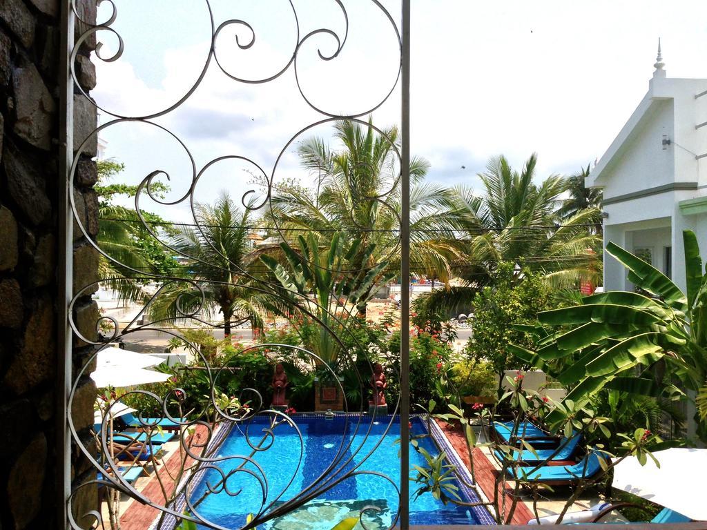 Ropanha Boutique Hotel シアヌークビル エクステリア 写真
