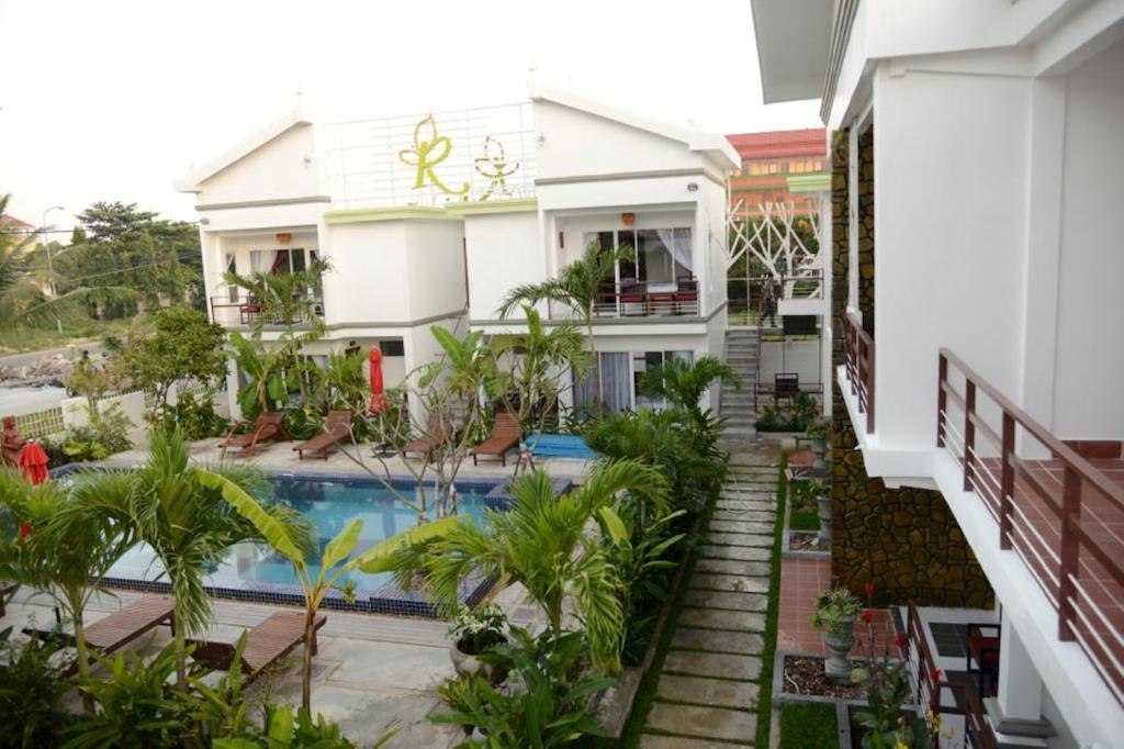 Ropanha Boutique Hotel シアヌークビル エクステリア 写真