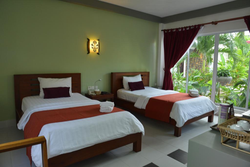 Ropanha Boutique Hotel シアヌークビル エクステリア 写真