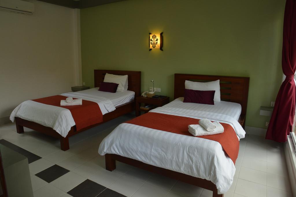 Ropanha Boutique Hotel シアヌークビル エクステリア 写真