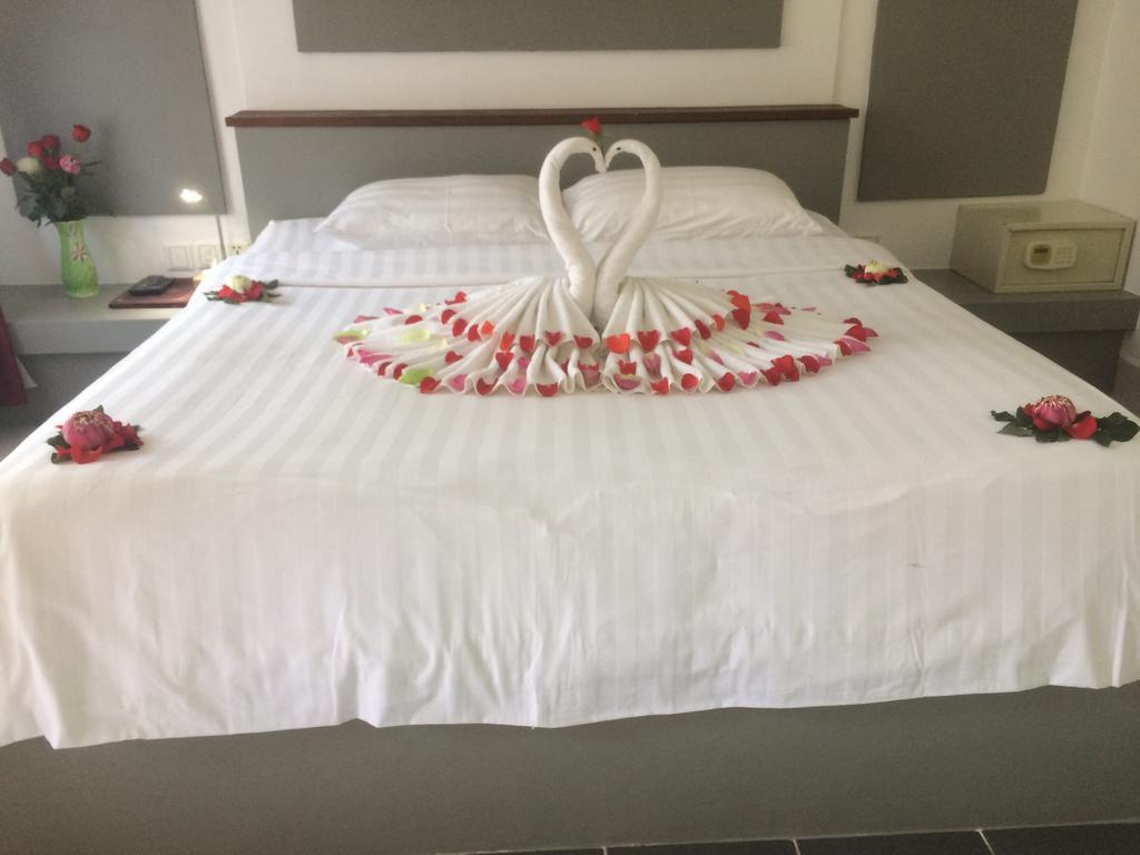 Ropanha Boutique Hotel シアヌークビル エクステリア 写真