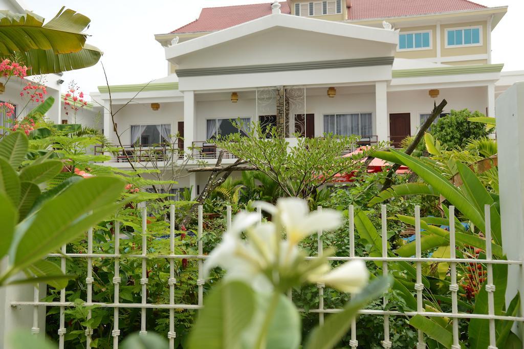 Ropanha Boutique Hotel シアヌークビル エクステリア 写真