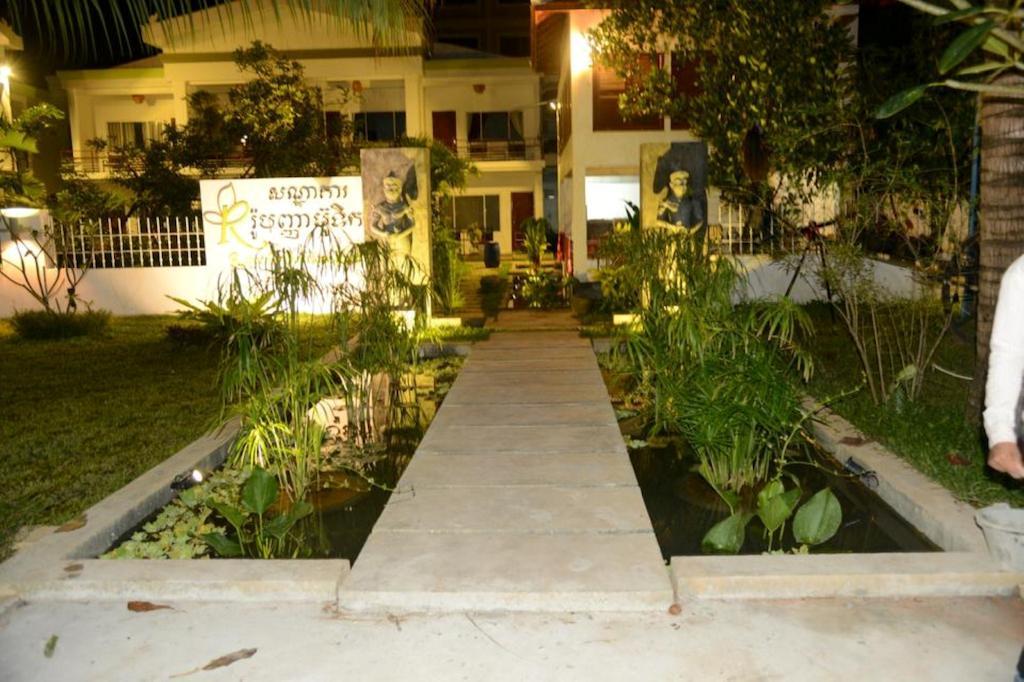 Ropanha Boutique Hotel シアヌークビル エクステリア 写真